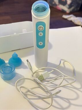 Fridababy Electric NoseFrida nasal aspirator with accessories and charging cable